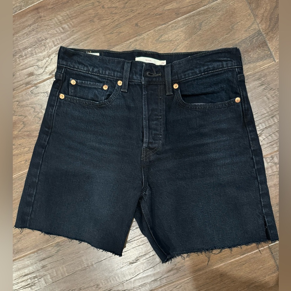 Levi Premium Wedgie Shorts